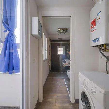 Moderno A 2 Minuti Dalla Stazione Con Ac E Wifi Apartment